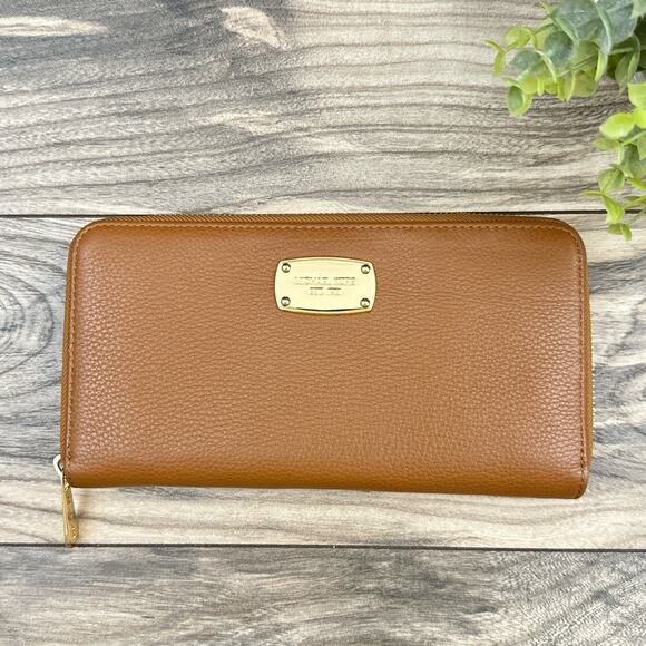 Michael Kors Large Luggage Tan Pebbled Leather Zip Around Wallet - Picture 2 of 12